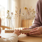 Muttertagsgeschenk personalisiert - FlowerBar mit Gravur, farbenfrohe Trockenblumen mit Holz