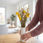 Muttertags-Komplett-Set „Sommerwiese“ - gravierte FlowerBar und Trockenblumen-Arrangement mit Vase