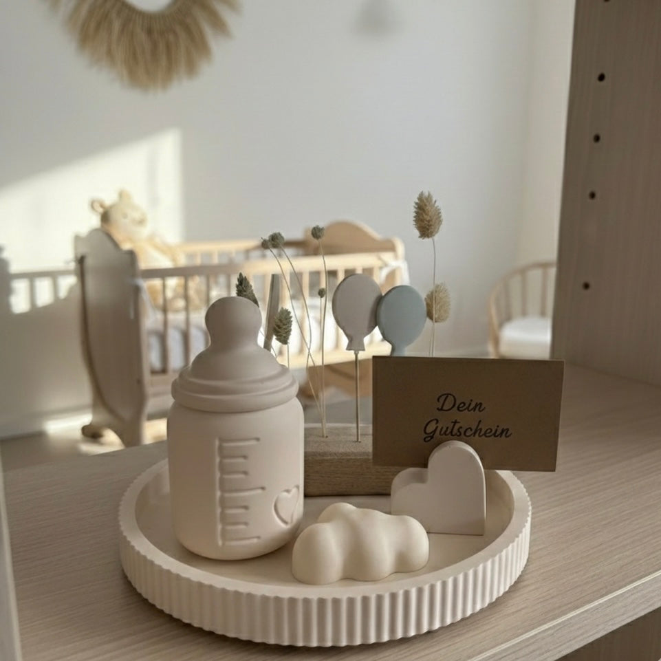 Geschenk-Set Geburt - „Babyflasche & Mini-Flowerbar“ – handmade  mit Gutscheinhalter in weiß