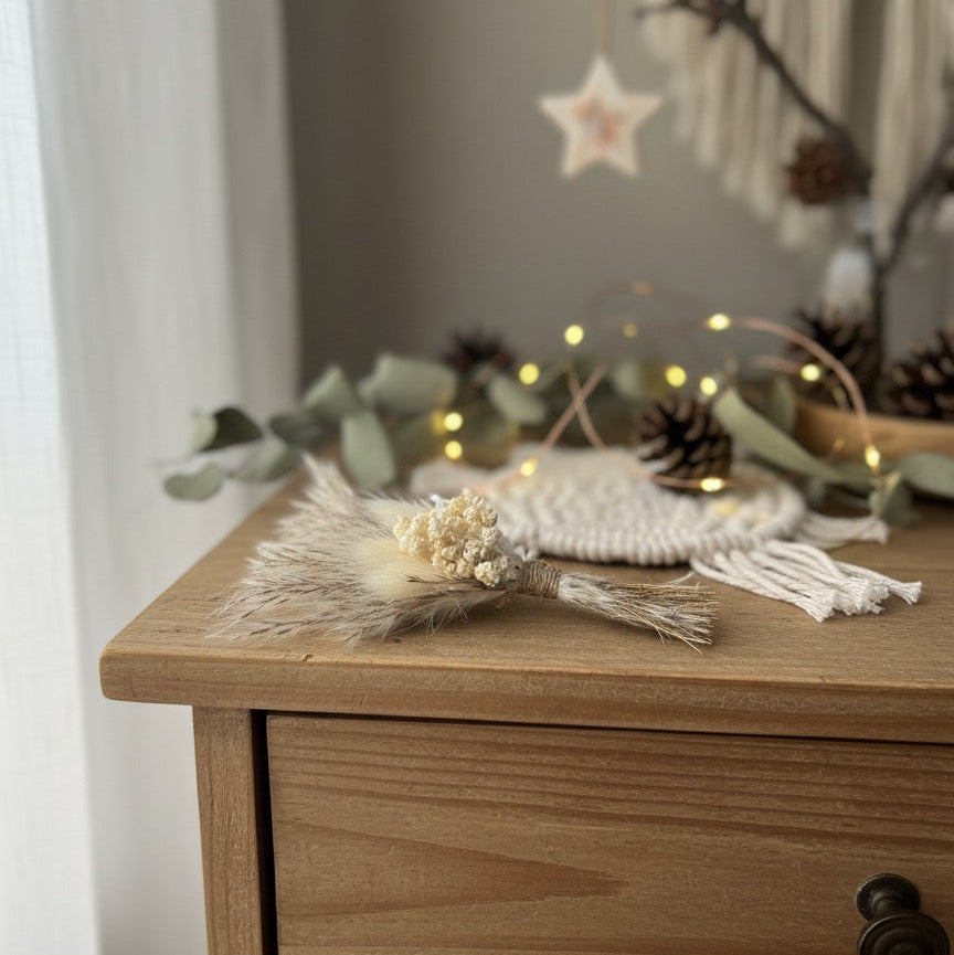 Handmade Dekobox Mini Krippe mit Trockenblumen