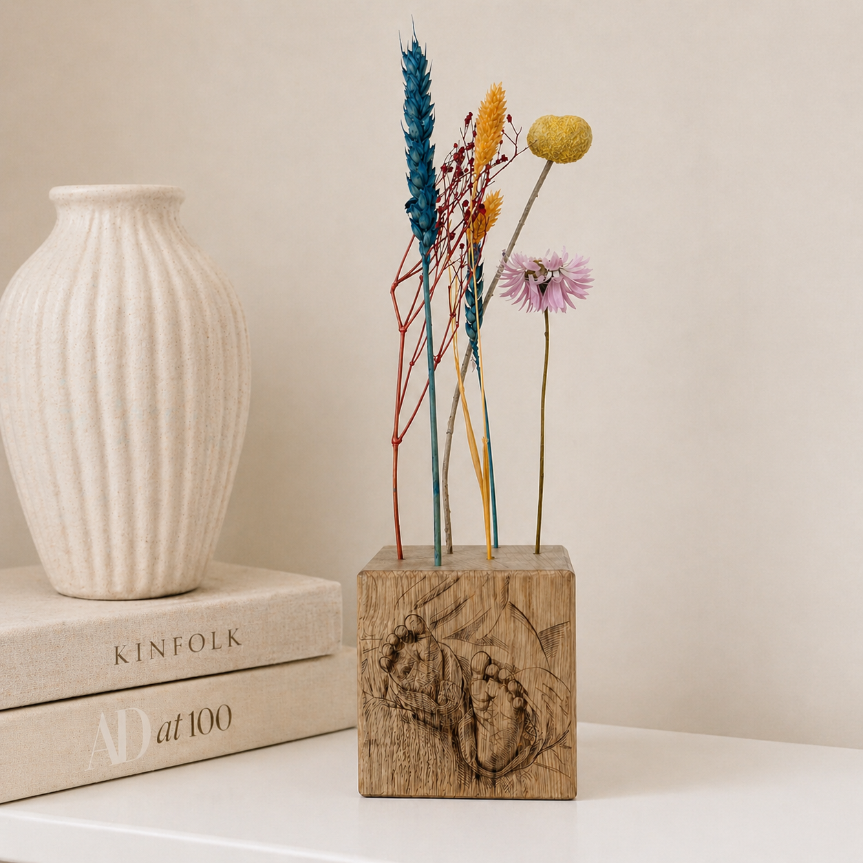 FlowerBar® Cube mit hochwertiger Laser Fotogravur und bunten Blumenwiese Trockenblumen