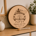 Fertiges Geldgeschenk zur Hochzeit – personalisierte Baumscheibe mit Geldröhrchen- Just married