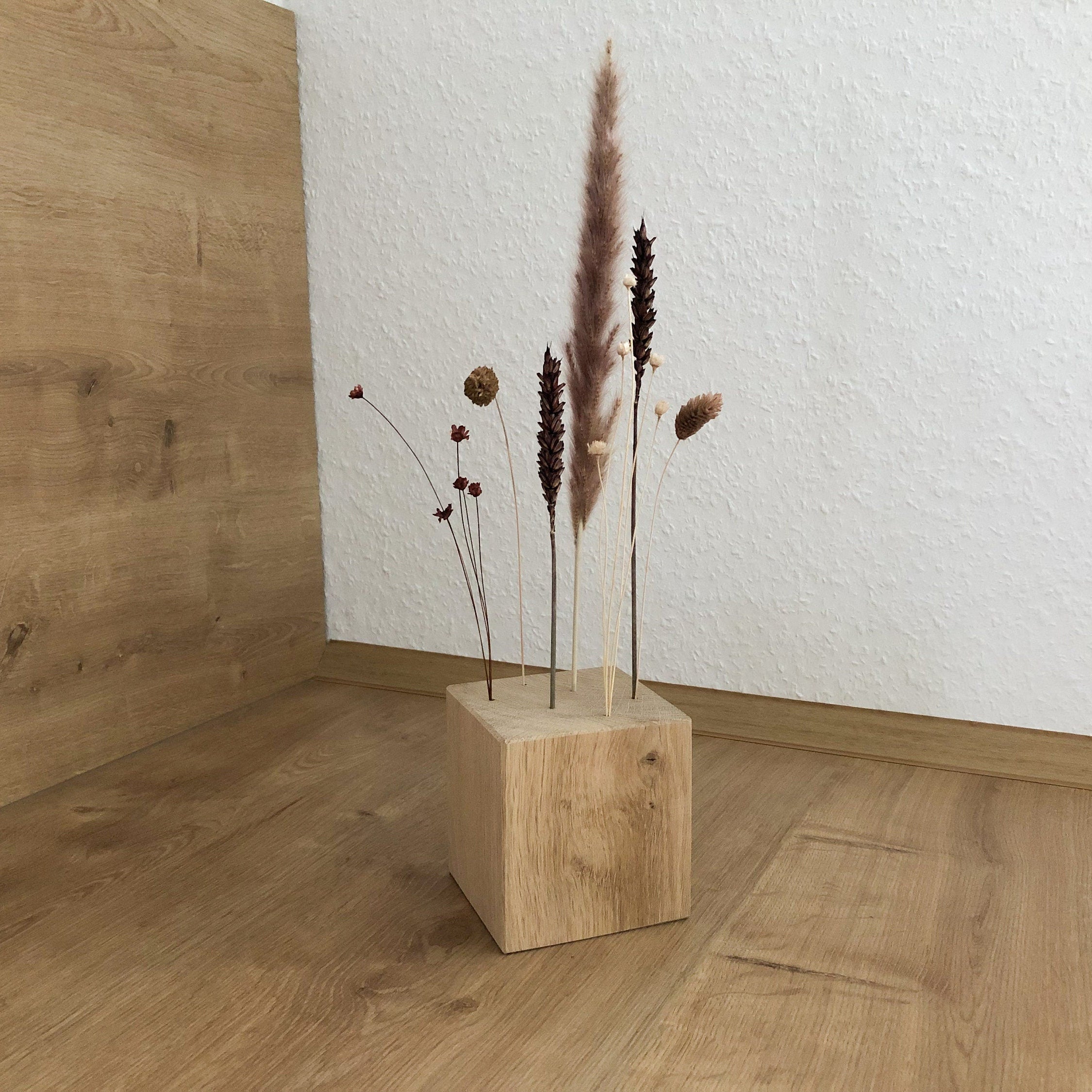 FlowerBar® CUBE "Gold Richtig" (ca. 10cm x 10cm x 10cm) Trockenblumen Flowergram & edle Eiche, Holz Arrangement, getrocknete Blumen