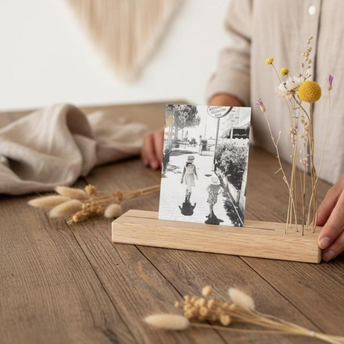 FlowerBar® Memories "Sommerwiese" Trockenblumen Flowergram & edle Eiche, Holz Arrangement, getrocknete Blumen, Fotohalter, Erinnerung