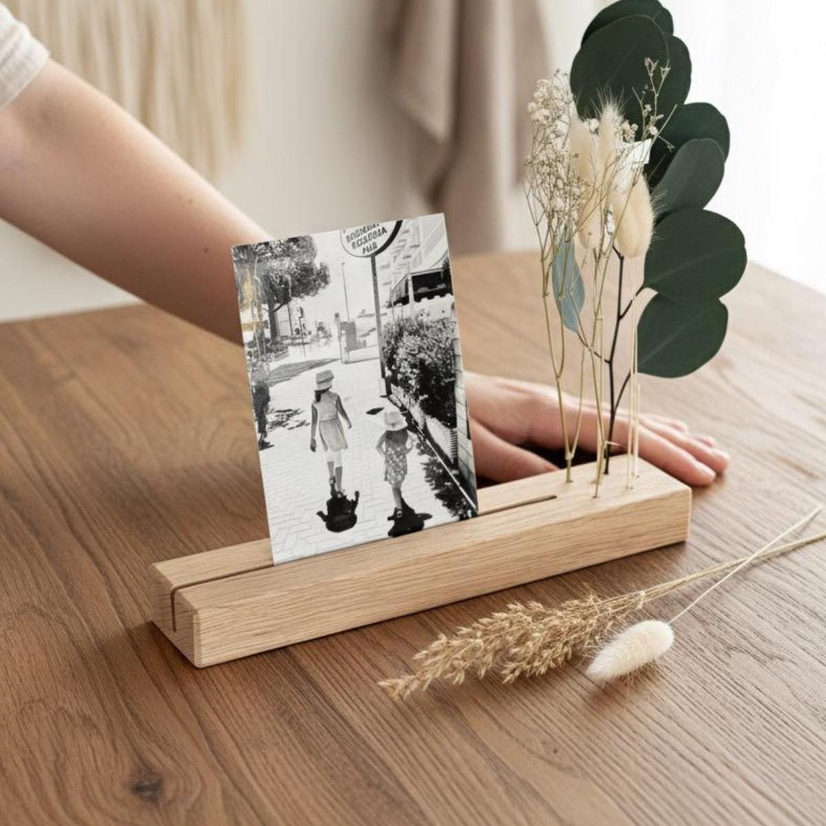 FlowerBar® Memories "Fernweh" Trockenblumen Flowergram & edle Eiche, Holz Arrangement, getrocknete Blumen, haltbar, Fotohalter