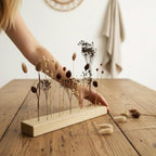 FlowerBar® 'Gold Richtig' Trockenblumen Flowergram & edle Eiche, Holz Arrangement, getrocknete Blumen, haltbar